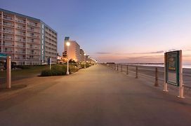 Surfbreak Virginia Beach Oceanfront, Ascend Hotel Collection