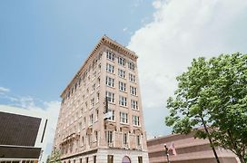 The Esquire Hotel Downtown Gastonia, Ascend Hotel Collection