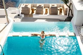 Iconic Santorini, A Boutique Cave Hotel By Sandglass