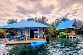 El Toucan Loco Floating Lodges