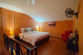 Retro Box Hotel Chumphon