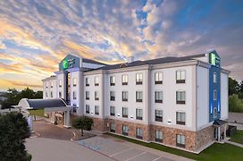 Holiday Inn Express & Suites - Denton North, An Ihg Hotel