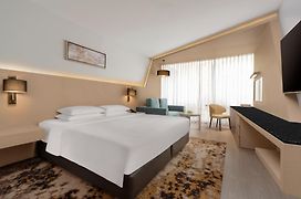 Hyatt Place Bangkok Sukhumvit 1