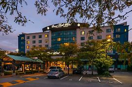 Grand Park Hotel Vancouver Airport, Ascend Hotel Collection