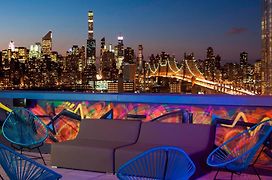 Aloft Long Island City-Manhattan View