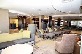 Courtyard By Marriott Toronto Brampton