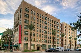 Courtyard By Marriott St. Petersburg Downtown