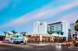 Courtyard By Marriott Long Beach Downtown