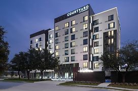 Courtyard By Marriott Houston Heights/I-10