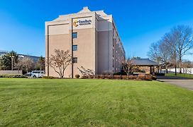 Comfort Inn & Suites Somerset - New Brunswick