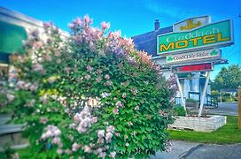 Claddagh Motel & Suites