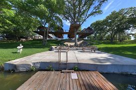 Treetop River Cabins On The Guadalupe River