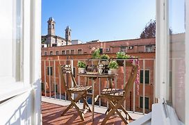 Townhouse By The Spanish Steps