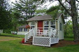 Bay Leaf Cottages & Bistro Lincolnville Exterior photo
