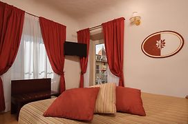 Hotel Cardinal Of Florence - Recommended For Ages 25 To 55