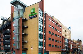 Holiday Inn Express - Glasgow - City Ctr Riverside, An Ihg Hotel