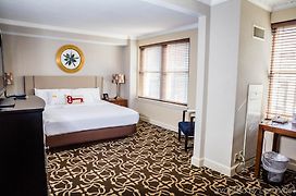 Hotel Phillips Kansas City, Curio Collection By Hilton