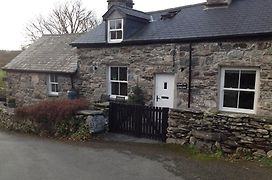 Garth Engan Private Self Contained B&B With Garden Area