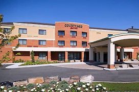 Courtyard By Marriott Hamilton