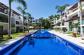 Luxurious & Central Condo In Playa Steps From The Beach