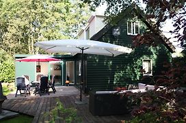 Holiday Home De Zuwe - Loosdrecht