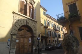 Protezione della Giovane - female hostel Verona Exterior photo