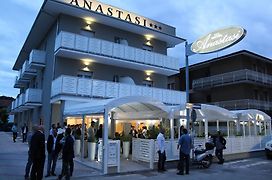 Anastasi Hotel E Residence