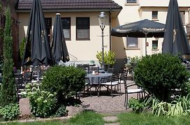 Linde Restaurant&Hotel