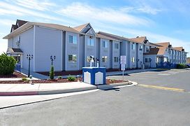 Quality Inn & Suites Near Nas Fallon