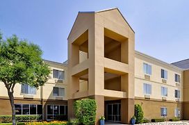 Fairfield Inn & Suites Dallas Medical/Market Center