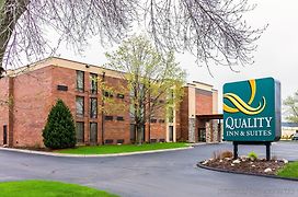 Quality Inn And Suites - Arden Hills