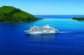 Captain Cook Cruises Fiji
