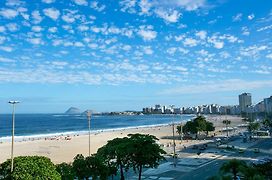 Deslumbrante Vista Para A Praia De Copacabana.