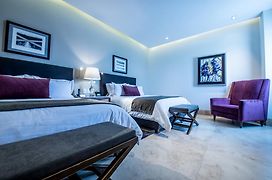 Square Small Luxury Hotel - Providencia