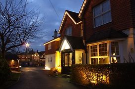 Corner House Hotel Gatwick With Holiday Parking