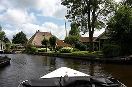 d'Oude Herbergh, vakantiehuizen aan het water