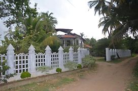 Aroma Villa Polonnaruwa Exterior photo