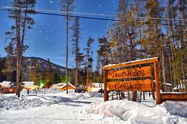 Daven Haven Lodge & Cabins