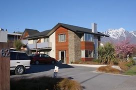 Queenstown Motel Apartments (Adults Only)
