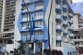 Holiday Surf Hotel