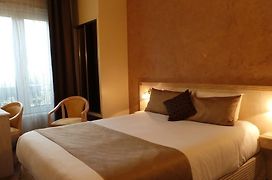 Hotel Champerret Elysees