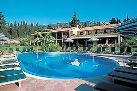 Villa Madrina Lovely And Dynamic Hotel