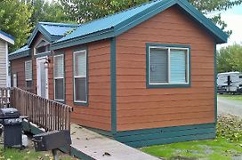 Lake Minden Camping Resort Cottage 1