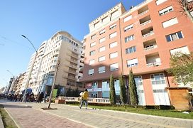Hotel Oresti Center Tirana Exterior photo