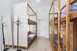 Uneed Rooms - Cloud 9 Kyiv Exterior photo