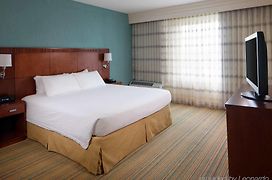 Courtyard By Marriott Fort Lauderdale Airport & Cruise Port