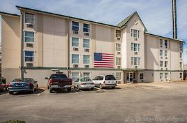 Rodeway Inn & Suites Near Outlet Mall - Asheville