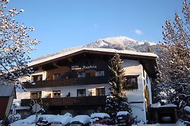 Hotel-Garni Austria