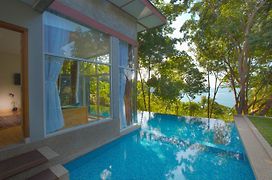 Ambong Pool Villas - Private Pool