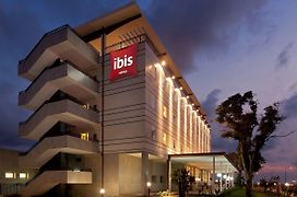 Ibis Bata